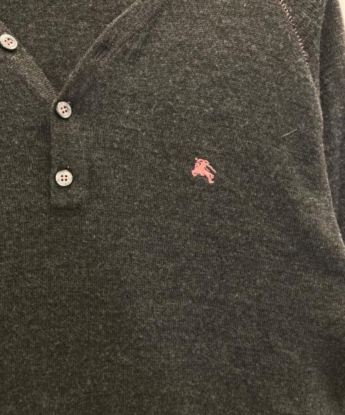 BURBERRY BLACK LABEL（バーバリーブラックレーベル）BURBERRY BLACK LABEL (バーバリーブラックレーベル) ヘンリーネックニット グレー サイズ:Ⅿの古着・服飾アイテム