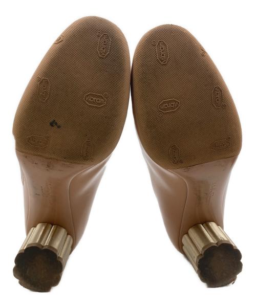 Salvatore Ferragamo（サルヴァトーレ フェラガモ）Salvatore Ferragamo (サルヴァトーレ フェラガモ) パテントデザインヒールパンプス ベージュ サイズ:6 2/1の古着・服飾アイテム