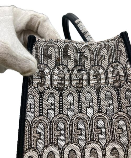 FURLA（フルラ）FURLA (フルラ) オポチュニティースモールショッピングバッグ ホワイトの古着・服飾アイテム