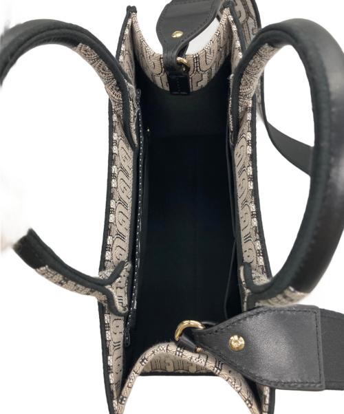 FURLA（フルラ）FURLA (フルラ) オポチュニティースモールショッピングバッグ ホワイトの古着・服飾アイテム