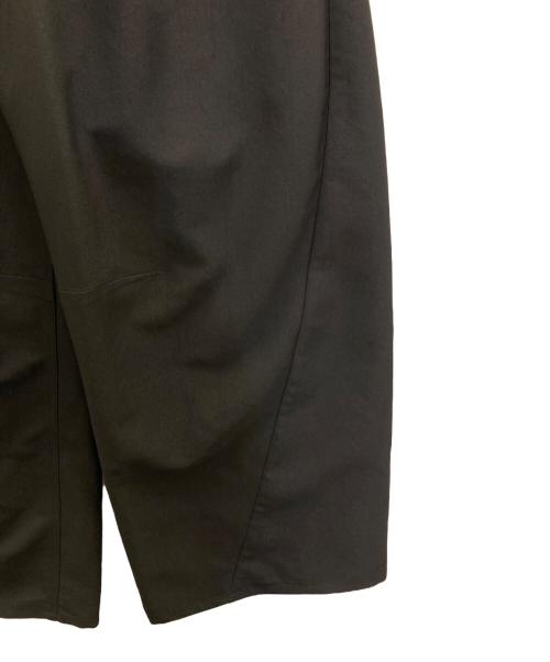 Lui's（ルイス）Lui's (ルイス) カーブスラックス ブラック サイズ:S 未使用品の古着・服飾アイテム