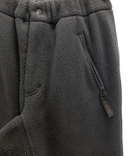 WILD THINGS（ワイルドシングス）WILD THINGS (ワイルドシングス) WHITE MOUNTAINEERING (ホワイトマウンテ二アニング) BOA FLEECE PANTS グレー サイズ:表記無しの古着・服飾アイテム