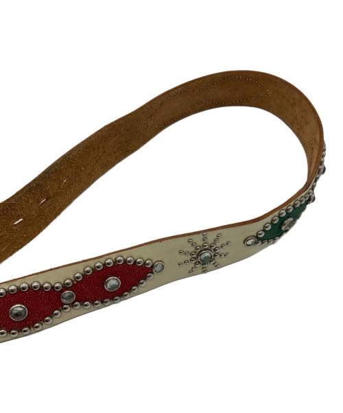 htc（エイチティーシー）HTC (エイチティーシー) スタッズベルト ホワイト サイズ:36の古着・服飾アイテム