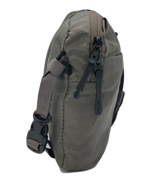 ARC'TERYX（アークテリクス）ARC'TERYX (アークテリクス) heliad 6 crossbody bag ベージュの古着・服飾アイテム
