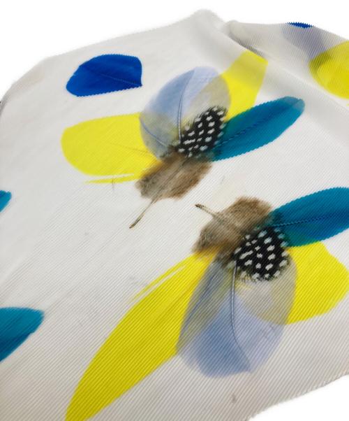 ISSEY MIYAKE me（イッセイ ミヤケ ミー）ISSEY MIYAKE me (イッセイ ミヤケ ミー) プリーツスカーフ ホワイトの古着・服飾アイテム
