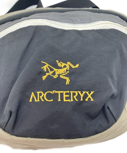 ARC'TERYX（アークテリクス）ARC'TERYX (アークテリクス) BEAMS MANTIS 2 WAISTPACK ブラック×ベージュの古着・服飾アイテム