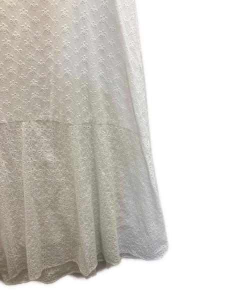 KUMIKYOKU（クミキョク）KUMIKYOKU (クミキョク) エンブロイダリーレース ノースリーブワンピース ホワイト サイズ:2の古着・服飾アイテム