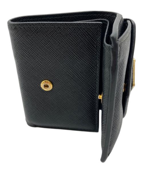 PRADA（プラダ）PRADA (プラダ) サフィアーノ三角ロゴ3つ折り財布 ブラックの古着・服飾アイテム