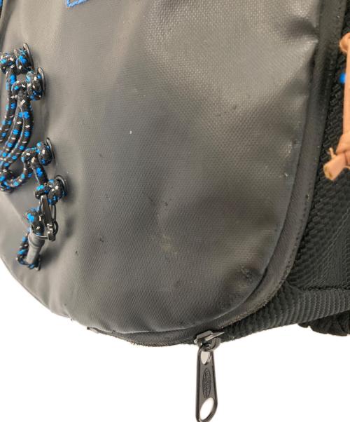 EASTPAK（イーストパック）EASTPAK (イーストパック) ADER error (アーダーエラー) up-down sling 220 ブラックの古着・服飾アイテム