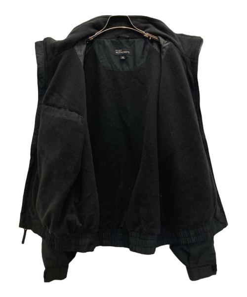 PORT AUTHORITY（ポートオーソリティ）PORT AUTHORITY (ポートオーソリティ) 700FILL ロゴ刺繍 ナイロンジャケット ブラック サイズ:Ⅿの古着・服飾アイテム