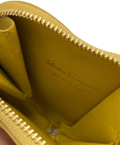 Salvatore Ferragamo（サルヴァトーレ フェラガモ）Salvatore Ferragamo (サルヴァトーレ フェラガモ) ガンチーニハートコインケース イエローの古着・服飾アイテム