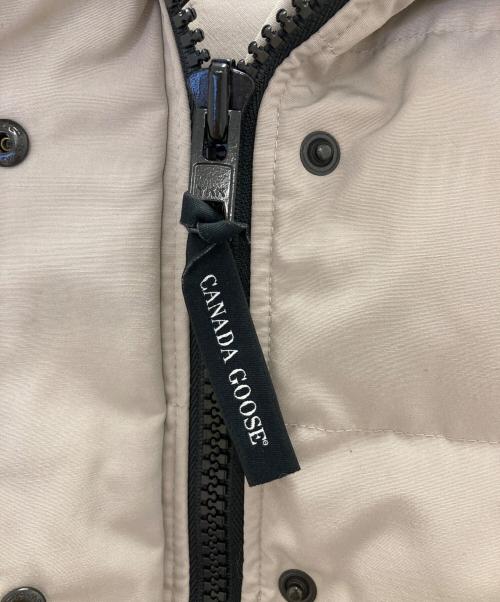 CANADA GOOSE（カナダグース）CANADA GOOSE (カナダグース) MACKENZIE PARKA ベージュ サイズ:Sの古着・服飾アイテム