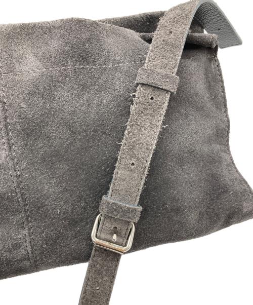 russet（ラシット）russet (ラシット) Tsutomu Moriya ステンシルデザインスエードショルダーバッグ グレーの古着・服飾アイテム