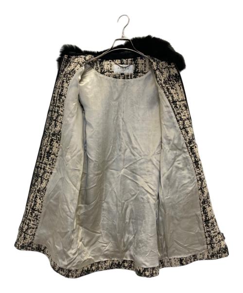 ADORE（アドーア）ADORE (アドーア) ファー付切替ツイードコート ホワイト サイズ:38の古着・服飾アイテム