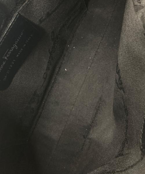 Salvatore Ferragamo（サルヴァトーレ フェラガモ）Salvatore Ferragamo (サルヴァトーレ フェラガモ) ホーボー型ワンショtルダーバッグ ネイビーの古着・服飾アイテム