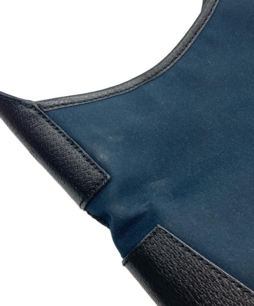 Salvatore Ferragamo（サルヴァトーレ フェラガモ）Salvatore Ferragamo (サルヴァトーレ フェラガモ) ホーボー型ワンショtルダーバッグ ネイビーの古着・服飾アイテム