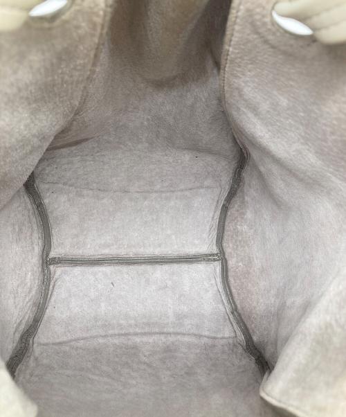 HIROFU（ヒロフ）HIROFU (ヒロフ) ロシェレザーショルダーバッグ ホワイトの古着・服飾アイテム