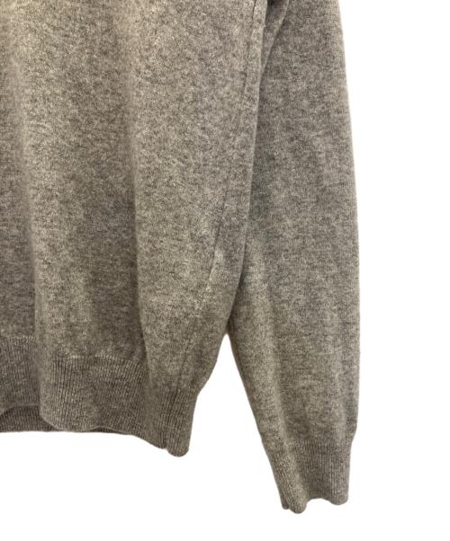 PLAY COMME des GARCONS（プレイコムデギャルソン）PLAY COMME des GARCONS (プレイコムデギャルソン) プレイハートVネックニット グレー サイズ:Ⅿの古着・服飾アイテム