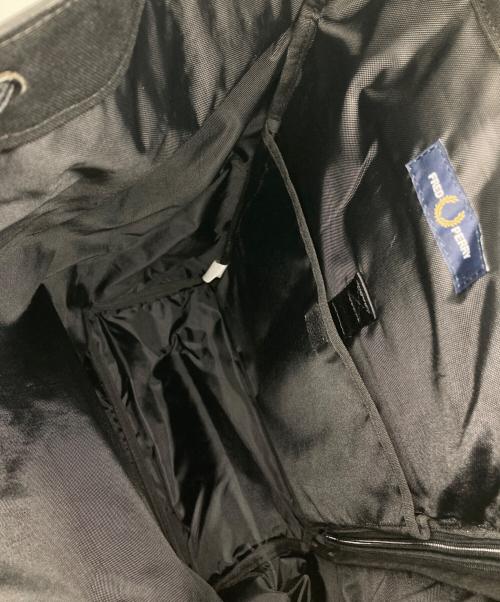 FRED PERRY（フレッドペリー）FRED PERRY (フレッドペリー) デイパック ブラックの古着・服飾アイテム
