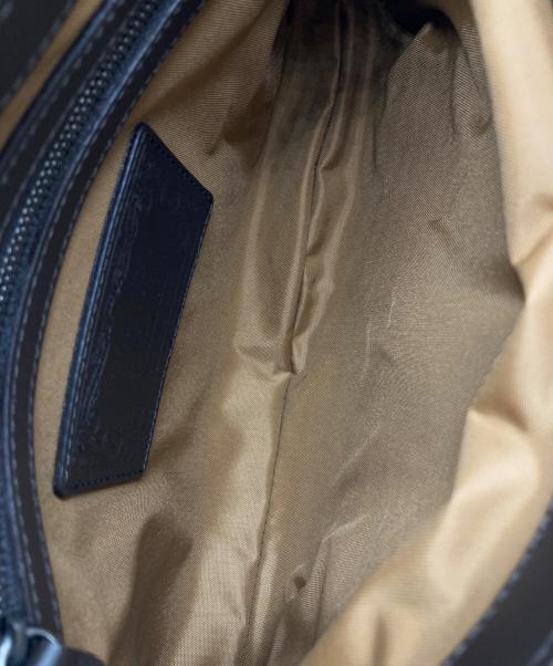 HUNTING WORLD（ハンティングワールド）HUNTING WORLD (ハンティングワールド) レザーショルダーバッグ ベージュの古着・服飾アイテム