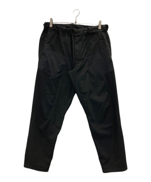 WHITE MOUNTAINEERING（ホワイトマウンテ二アニング）WHITE MOUNTAINEERING (ホワイトマウンテ二アニング) 別注 STRETCHED HYBRID TAPERED WIDE PANTS ブラックの古着・服飾アイテム