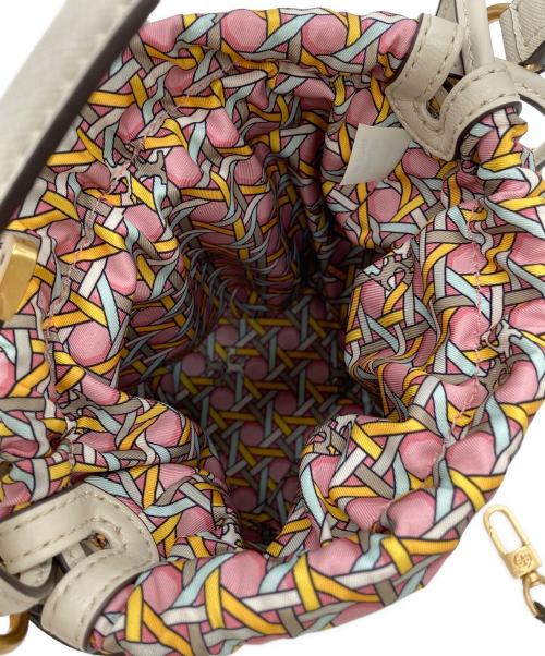 TORY BURCH（トリーバーチ）TORY BURCH (トリーバーチ) Robinson ミニレザーバケツバック ホワイトの古着・服飾アイテム