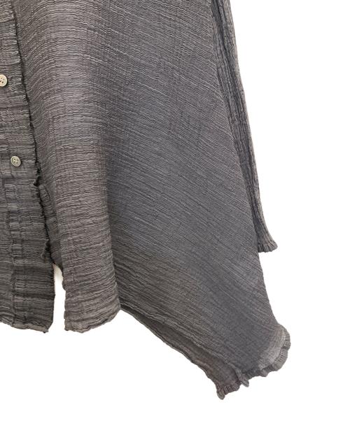 me ISSEY MIYAKE（ミーイッセイ ミヤケ）me ISSEY MIYAKE (ミーイッセイ ミヤケ) 裾フレアプリーツカーディガン オリーブ サイズ:表記なしの古着・服飾アイテム