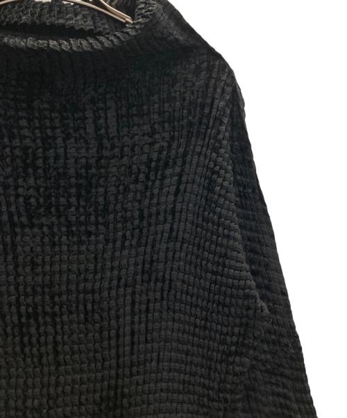me ISSEY MIYAKE（ミーイッセイ ミヤケ）me ISSEY MIYAKE (ミーイッセイ ミヤケ) ベロアプリーツトップ ブラック サイズ:freeの古着・服飾アイテム