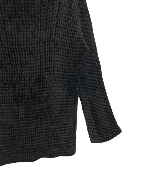 me ISSEY MIYAKE（ミーイッセイ ミヤケ）me ISSEY MIYAKE (ミーイッセイ ミヤケ) ベロアプリーツトップ ブラック サイズ:freeの古着・服飾アイテム