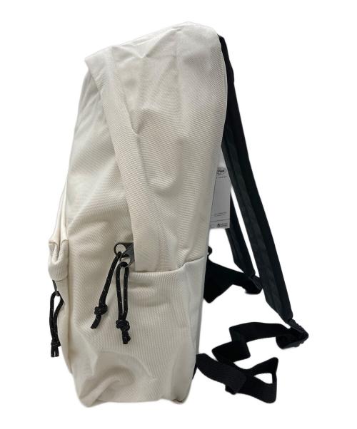 EASTPAK（イーストパック）EASTPAK (イーストパック) PADDED PAKRb ホワイト 未使用品の古着・服飾アイテム