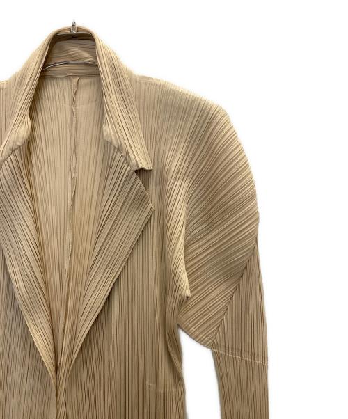 PLEATS PLEASE（プリーツプリーズ）PLEATS PLEASE (プリーツプリーズ) プリーツボタンレスジャケット ベージュ サイズ:不明の古着・服飾アイテム