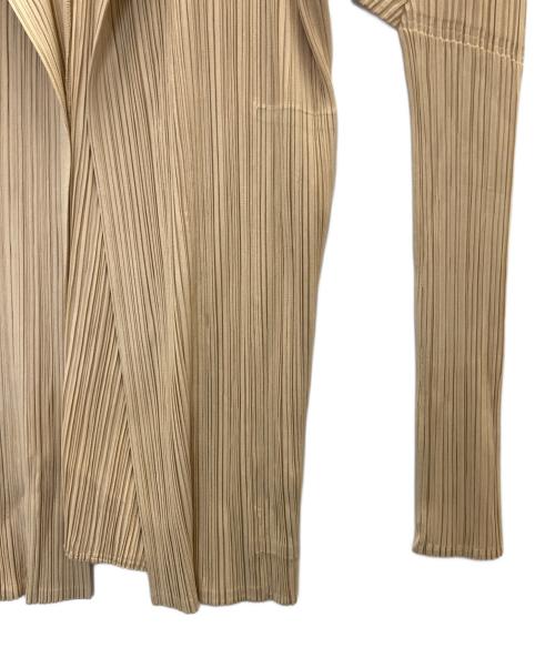 PLEATS PLEASE（プリーツプリーズ）PLEATS PLEASE (プリーツプリーズ) プリーツボタンレスジャケット ベージュ サイズ:不明の古着・服飾アイテム