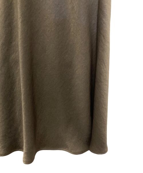 anuans（アニュアンス）anuans (アニュアンス) サテンバイアスナロースカート ブラウン サイズ:Ｍの古着・服飾アイテム