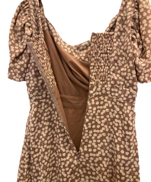 HER LIP TO（ハーリップトゥ）Her lip to (ハーリップトゥ) チェリーパターンワンピース ブラウン サイズ:Mの古着・服飾アイテム