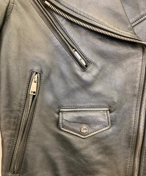 MCM（エムシーエム）MCM (エムシーエム) エンボスロゴライダースジャケット ブラック サイズ:Sの古着・服飾アイテム