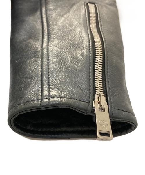 MCM（エムシーエム）MCM (エムシーエム) エンボスロゴライダースジャケット ブラック サイズ:Sの古着・服飾アイテム