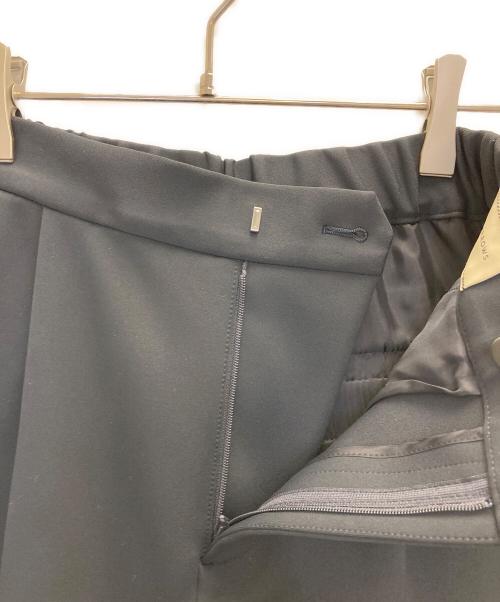 UNITED ARROWS TOKYO（ユナイテッドアローズトウキョウ）UNITED ARROWS TOKYO (ユナイテッドアローズトウキョウ) SPONGY タック テーパードパンツ ネイビー サイズ:SIZE34の古着・服飾アイテム