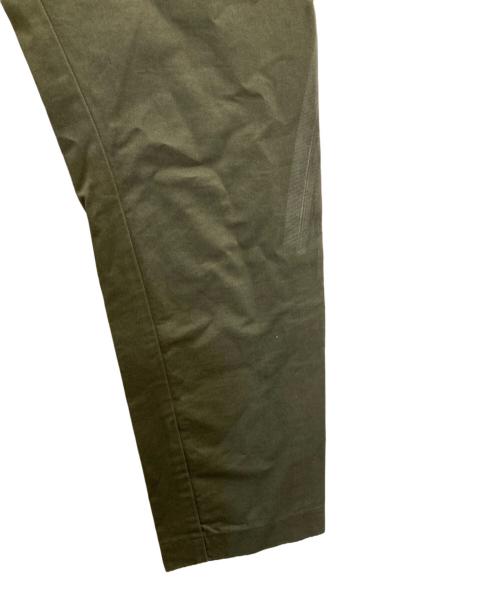 DOLCE & GABBANA（ドルチェ＆ガッバーナ）DOLCE & GABBANA (ドルチェ＆ガッバーナ) ロゴプレートパンツ グリーン サイズ:48の古着・服飾アイテム