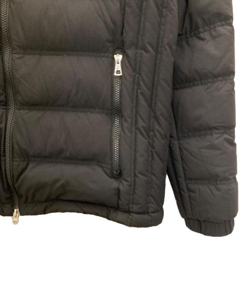 EA7（イーエーセブン）EA7 (イーエーセブン) エンブレムロゴダウンジャケット ブラック サイズ:XLの古着・服飾アイテム