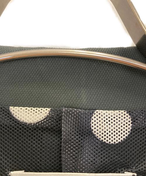 ISSEY MIYAKE WHITE LABEL（イッセイミヤケホワイトレーベル）ISSEY MIYAKE WHITE LABEL (イッセイミヤケホワイトレーベル) 裏地ドットプリーツジャケット グレー サイズ:SIZE 3の古着・服飾アイテム