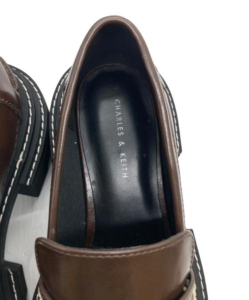 CHARLES & KEITH（チャールズアンドキース）CHARLES & KEITH (チャールズアンドキース) チャンキーソールペニーローファー ブラウン サイズ:23.5の古着・服飾アイテム