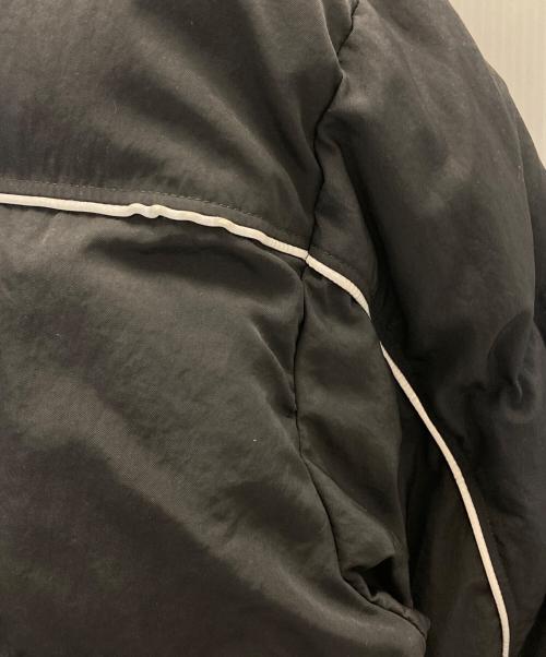 SUPREME（シュプリーム）SUPREME (シュプリーム) Reversible Puffer Jacket ベージュ×ブラック サイズ:Mの古着・服飾アイテム