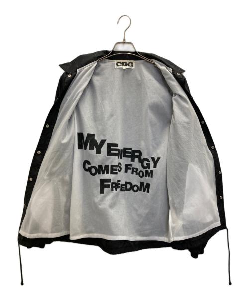 CDG（シーディージー）CDG (シーディージー) バッグロゴコーチジャケット ブラック サイズ:Sの古着・服飾アイテム