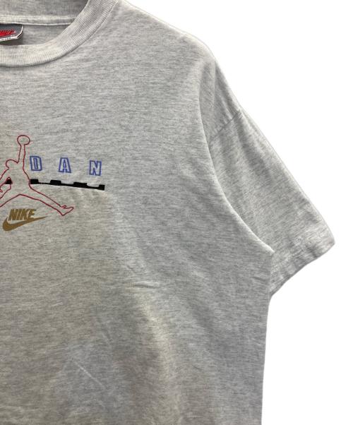NIKE（ナイキ）NIKE (ナイキ) JORDAN プリントTシャツ グレー サイズ:SIZE Mの古着・服飾アイテム