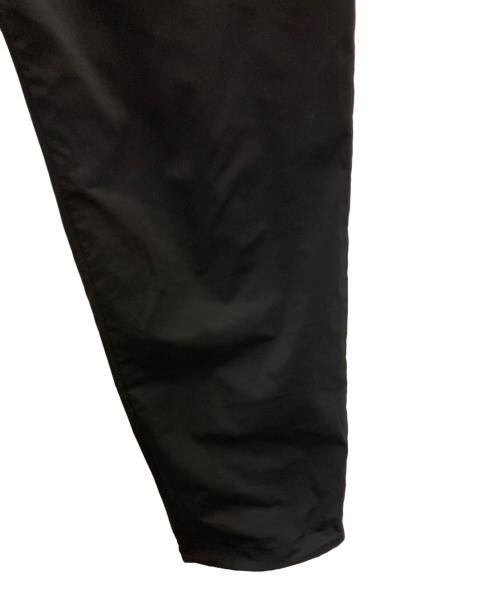 WHITE MOUNTAINEERING（ホワイトマウンテ二アニング）WHITE MOUNTAINEERING (ホワイトマウンテ二アニング) UMBRO (アンブロ) EASY CARGO PANTS ブラック サイズ:Sの古着・服飾アイテム