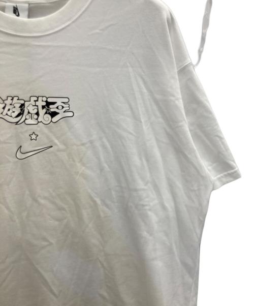NIKE（ナイキ）NIKE (ナイキ) YU-GI-OH! 遊戯王 半袖カットソー ホワイト サイズ:Ｌ 未使用品の古着・服飾アイテム