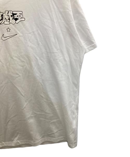 NIKE（ナイキ）NIKE (ナイキ) YU-GI-OH! 遊戯王 半袖カットソー ホワイト サイズ:Ｌ 未使用品の古着・服飾アイテム