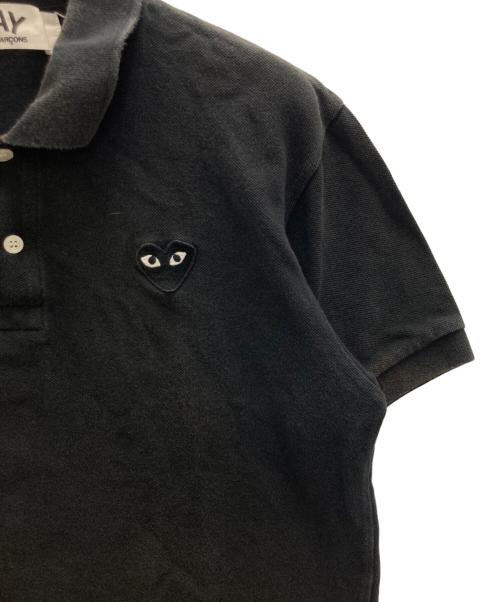 PLAY COMME des GARCONS（プレイコムデギャルソン）PLAY COMME des GARCONS (プレイコムデギャルソン) ポロシャツ ブラック サイズ:Mの古着・服飾アイテム