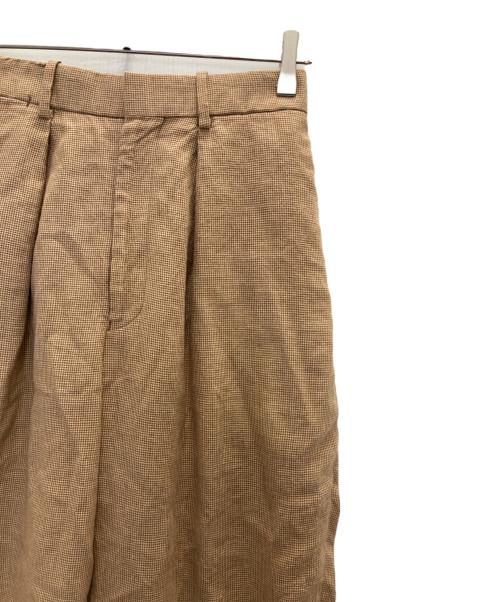 MARKWARE（マーカウェア）MARKWARE (マーカウェア) タックテーパードトラウザー ベージュ サイズ:Sの古着・服飾アイテム