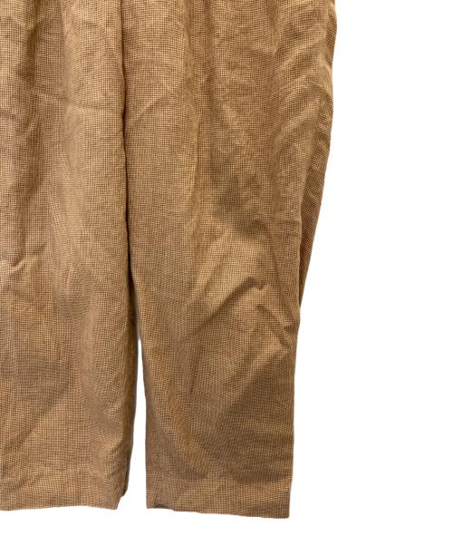 MARKWARE（マーカウェア）MARKWARE (マーカウェア) タックテーパードトラウザー ベージュ サイズ:Sの古着・服飾アイテム